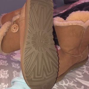 Bailey Button Uggs